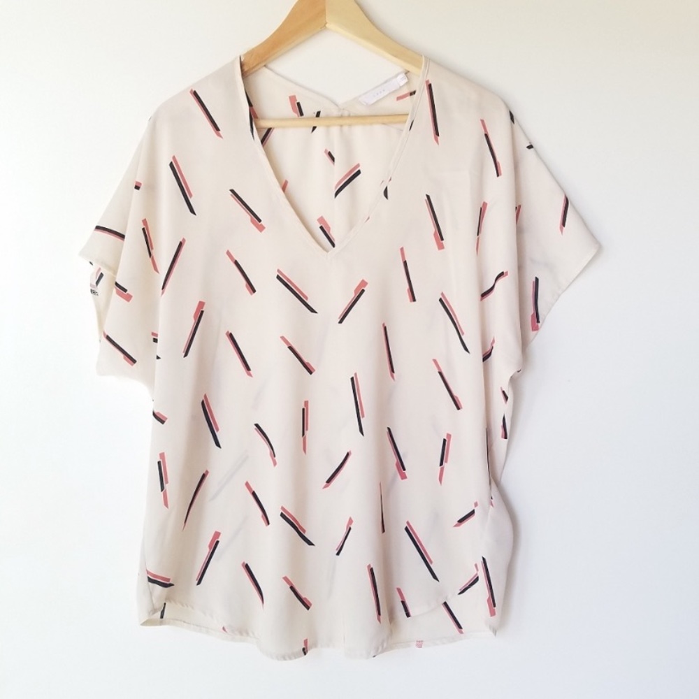 Lush M V-Neck Top